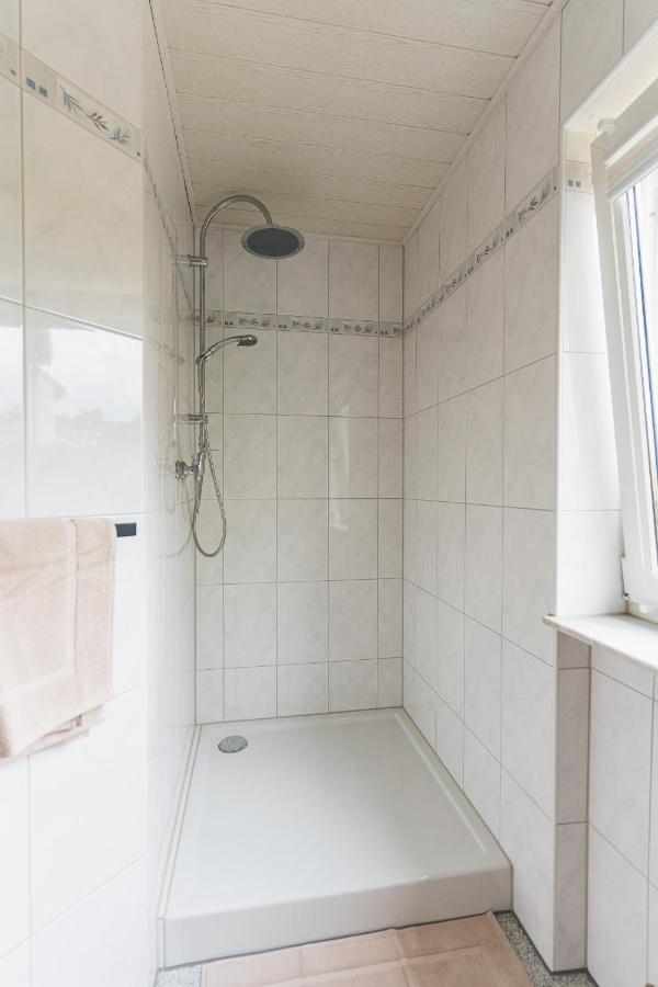 Appartment In Den Weinbergen Bei Mainz - Mit 2X Doppelzimmern, 1X Grosses Wohnzimmer, Bad & Kueche Stadecken-Elsheim Екстериор снимка